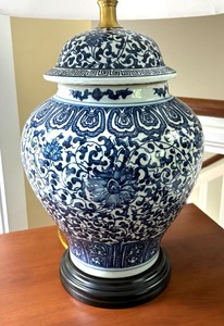lot 104A image: Delightful Blue and White Tabe Lamp