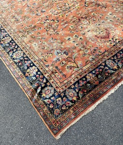 lot 89 image: Lovely Vintage Area Rug