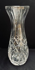 lot 92 image: Crystal and Clear Glass Vase, Pitchers and Basket Style Bowl