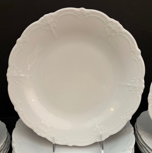 lot 94 image: Hutschenreuther China Service for Six