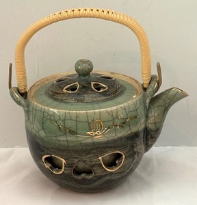 lot 96 image: Beautiful Tea Set