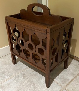 lot 105 image: Vintage Wooden Literature Stand