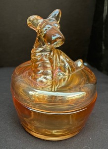 lot 157 image: Vintage Jeannette Marigold Carnival Glass Scottie Dog Lidded Dish
