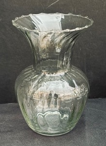 lot 160 image: Variety of Crystal and Glass Vases