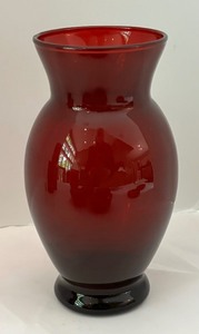 lot 162 image: Vintage Ruby Red Glassware Grouping