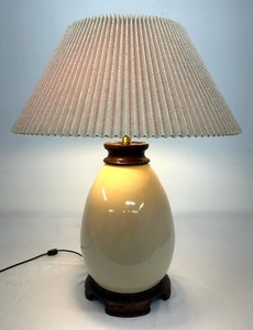 lot 211 image: Decorative Porcelain Table Lamp