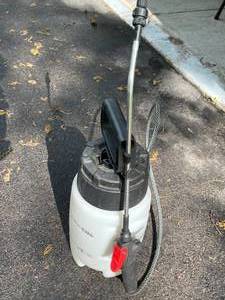 lot 199 image: Round Up One Gallon Lawn and Garden Sprayer Model H10P10