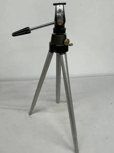 lot 288 image: Star D Davidson Optronics Tripod