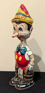 lot 122 image: RARE Vintage 1939 Antique Marx Tin Lithograph Wind-Up Disney Pinocchio Toy
