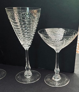 lot 172 image: Delightful Vintage Draped Glass Stemware