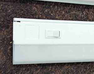 lot 217B image: Assorted Under Cabinet Light Fixtures