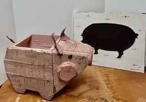 lot 255 image: Adorable Pig Collection with Pig Chalkboards, Planter, Foil Balloon and More