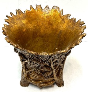 lot 257 image: Beautiful Fall Acorn Themed Vase
