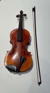 lot 35 image: Antique Violin with Pernambuco