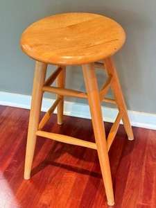 lot 323 image: Set of Three Room and Board Wooden Kitchen Stools