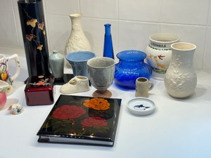 lot 316 image: Variety of Lovely Home Decor Items