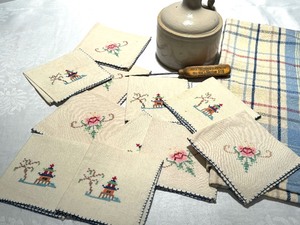 lot 302 image: Vintage Red Wing Small Crock and More Fun Vintage Items