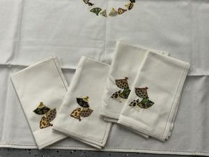 lot 305 image: Asian Inspired Table Linen and Coordinating Napkins
