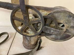 lot 120 image: Vintage Metal Sprayer