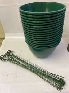 lot 163 image: Thirteen 14 Inch Plant Baskets