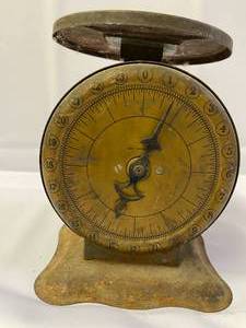 lot 168 image: Vintage Metal Montgomery Wards Scale