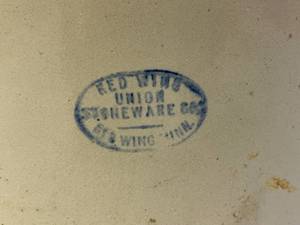 lot 173 image: Vintage Redwing Three Gallon Stoneware Piece
