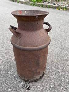 lot 209 image: Vintage Rusty Milk Can