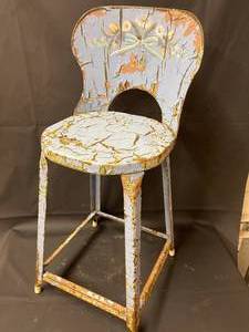 lot 221 image: Vintage Metal Chair With Great Patina