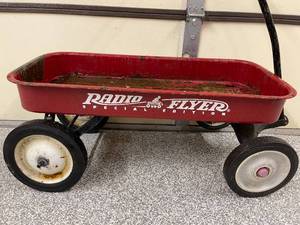lot 225 image: Vintage Radio Flyer Wagon