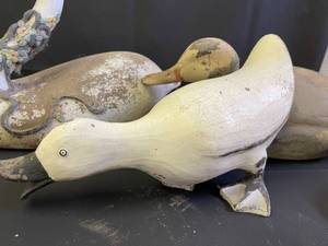 lot 231 image: Assorted Decorative Duck Figurines