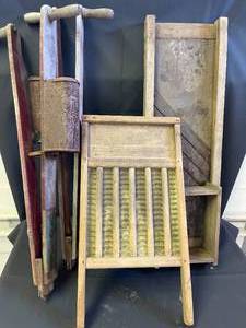 lot 232 image: Four Vintage Wooden Decorative Pieces