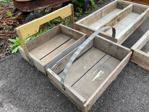 lot 248 image: Large Assortment of Vintage Wooden Baskets in Assorted Sizes