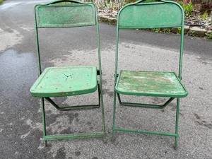 lot 253 image: Two Vintage Rusty Folding Chairs with Great Patina