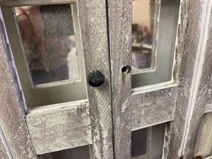 lot 258 image: Vintage Wooden Wall Mount Mirror