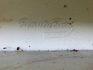 lot 260 image: Vintage Metal Bread Box By Lincoin