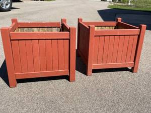 lot 282 image: Two Wooden Planter Boxes