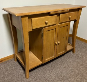 lot 40 image: Beautiful Buffet Cabinet