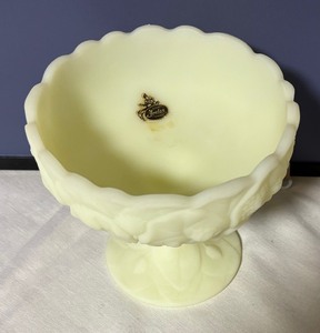 lot 53 image: Vintage Fenton Water Lily Custard Satin Compote Dish