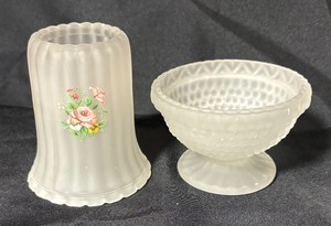lot 75A image: Stunning Vintage Satin Glass Hobnail and Ribbed Fairy Light