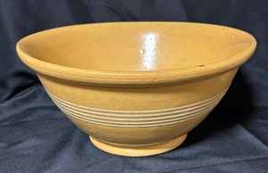 lot 327 image: Four Vintage Pottery Bowls including a Vintage Spongeware Bowl