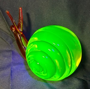 lot 331 image: Gorgeous Uranium Glass Snail