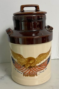 lot 332 image: Fun Vintage Finds