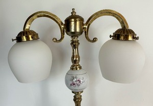 lot 380 image: Lovely Double Arm Touch Table Lamp