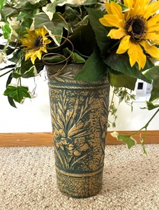 lot 381 image: Fabulous Faux Floral Arrangement