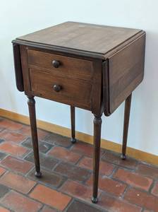 lot 32 image: Vintage Wood Drop Leaf Side Table