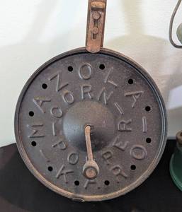 lot 364 image: Assorted Vintage Housewares