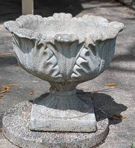 lot 25 image: Concrete Planter #1