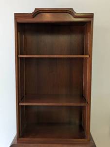 lot 22 image: Vintage Wood Bookcase Dresser