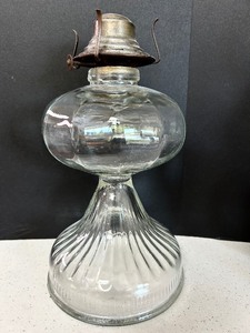 lot 85 image: Vintage Glass Oil Table Lamps