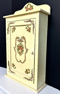 lot 88 image: Pretty Yellow Floral Wall Cabinet
